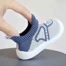 Tênis Meia KickBaby™ – Chega de Machucados nos Pés do Seu Bebê em Bege da categoria KickBaby P2 na ShopBran